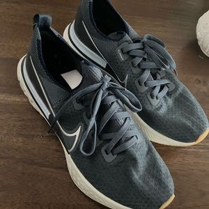 Mens size 8 Nike running shoes